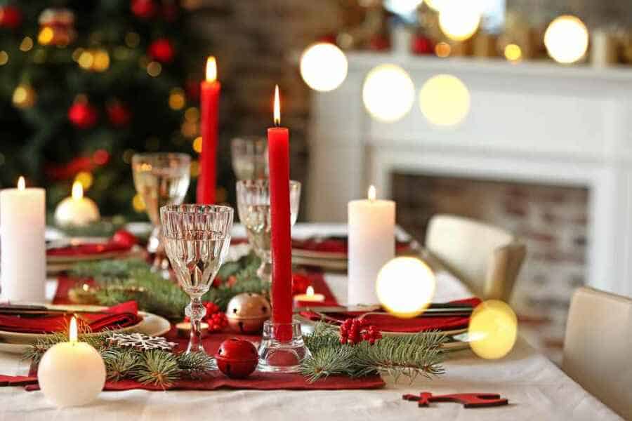 Tischwäsche zu Weihnachten (de.depositphotos.com)