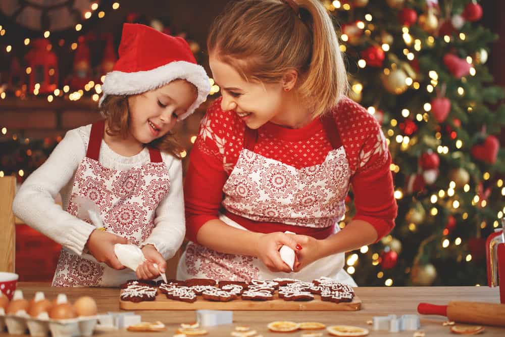 Weihnachtliches Backen mit Kindern (de.depositphotos.com)