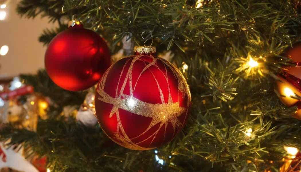 Christbaumkugeln in Rot-Gold (NF)